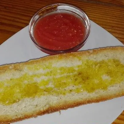 Café con tostada de tomate y aceite